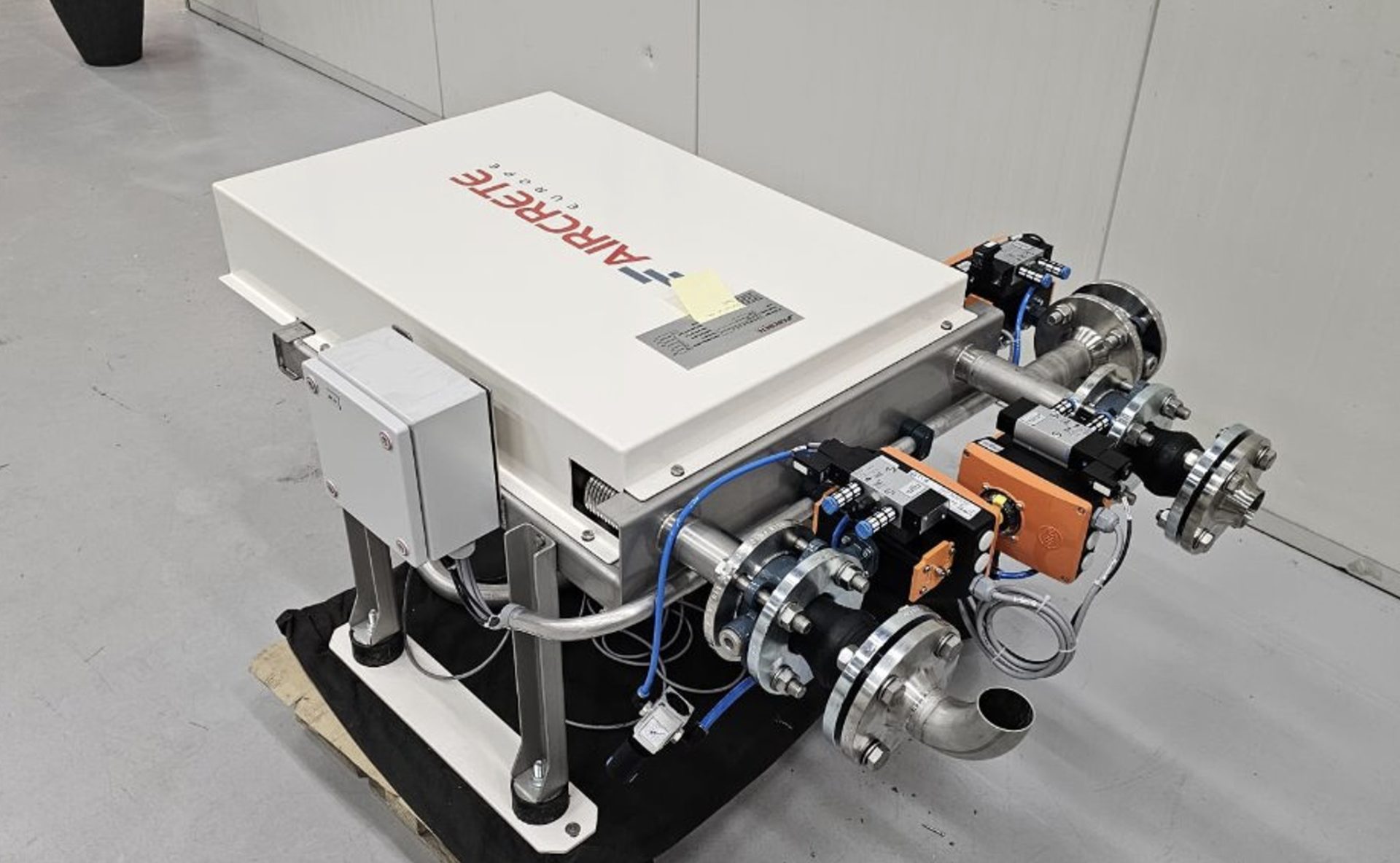 High capacity Kovalska AAC plant in Ukraine commences operations 7 Fig. 4: Automatic Density Measurement Device