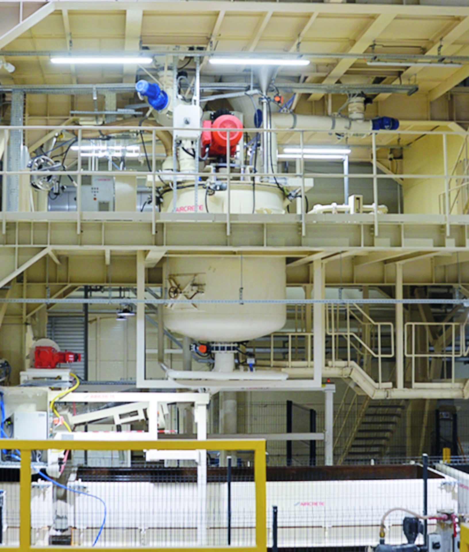 High capacity Kovalska AAC plant in Ukraine commences operations 8 Fig. 5: Mixer and high-pressure cleaning nozzles visible flanged at its side.