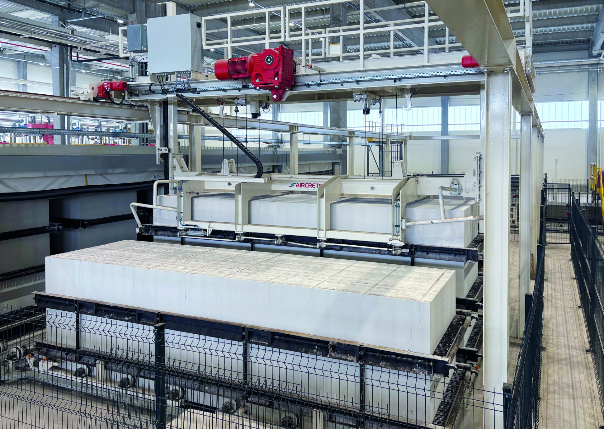 High capacity Kovalska AAC plant in Ukraine commences operations 11 Fig. 8: Stacking/De-stacking Manipulator that provides flexible pack configurations for efficient downstream packaging and dispatch.