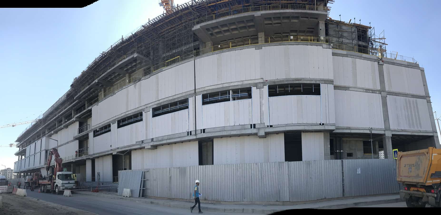 Vertical Wall Panels Istinye Shopping Mall and Hotels project_Website