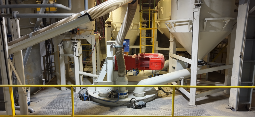 The dual pressure cleaning system: rethinking mixer performance for the AAC industry 2 Overview of the Dual Pressure Cleaning System installed in an AAC mixer tower.